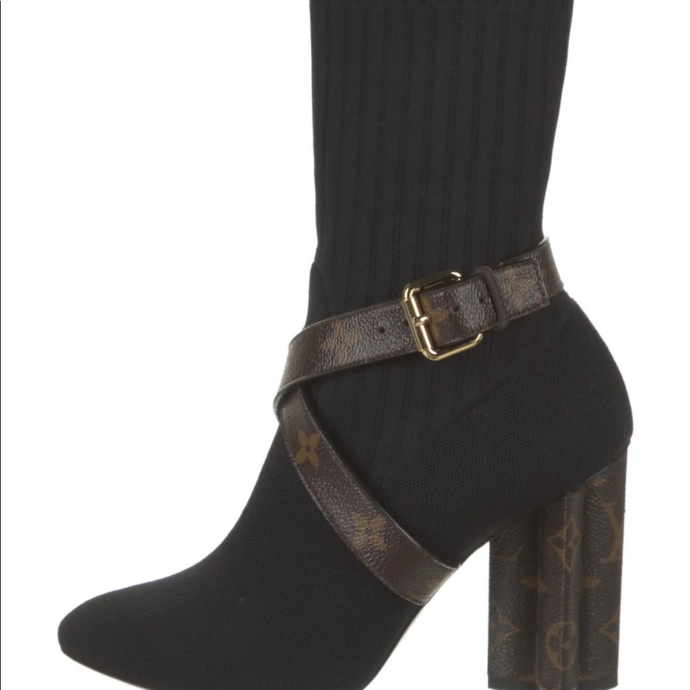 1️⃣2️⃣0️⃣0️⃣Louis Vuitton Sock boots🖤